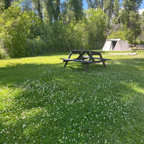 rio chama rv park tent and picnic table